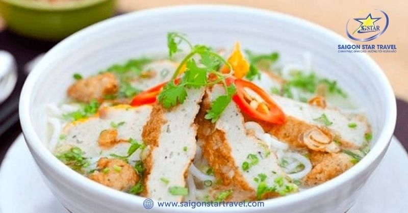 Bánh canh chả cá du lịch phan thiết mũi né