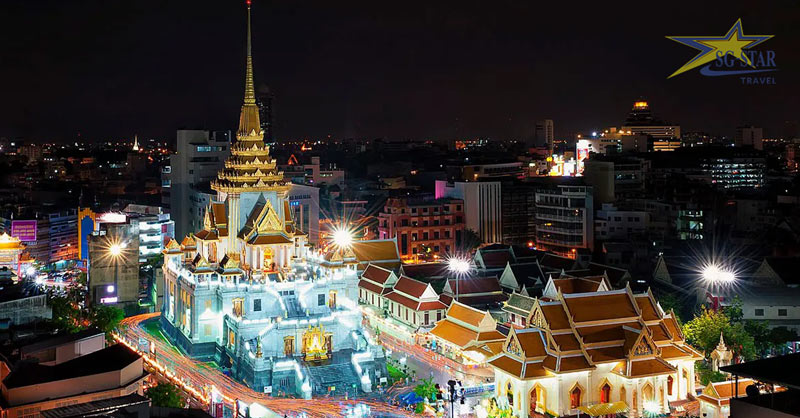 Chùa Phật vàng Thái Lan khi màn đêm buông xuống