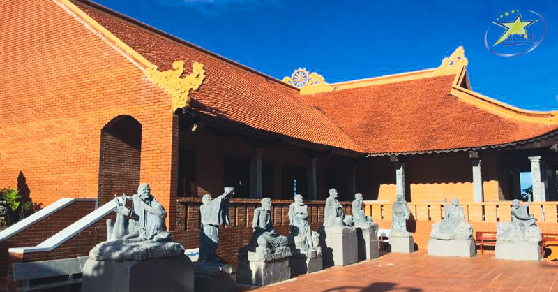 Tượng 18 vị La Hán bảo hộ quanh Chánh điện chùa Hộ Quốc Phú Quốc