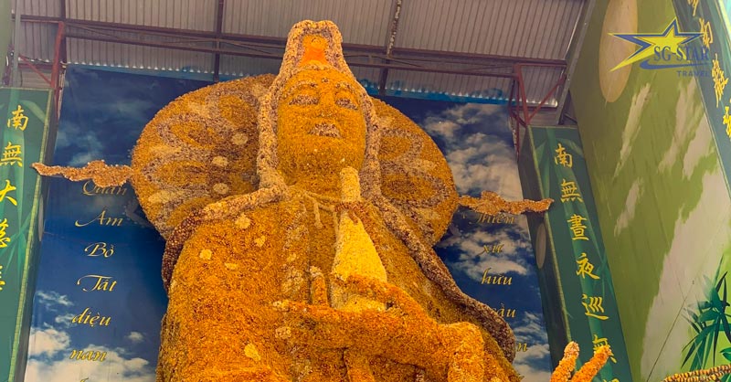Tượng Phật làm bằng hoa lớn nhất châu Á 