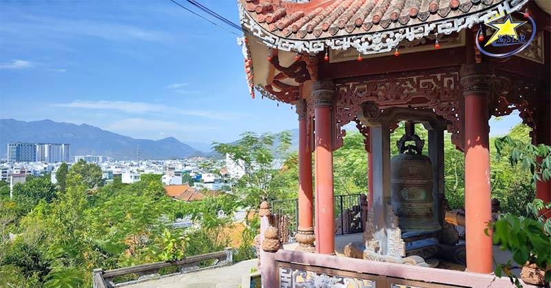 Cảnh quan TP Nha Trang nhìn từ Tháp Chuông