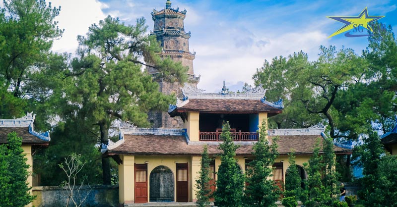 Cổng Tam Quan vào chùa Thiên Mụ