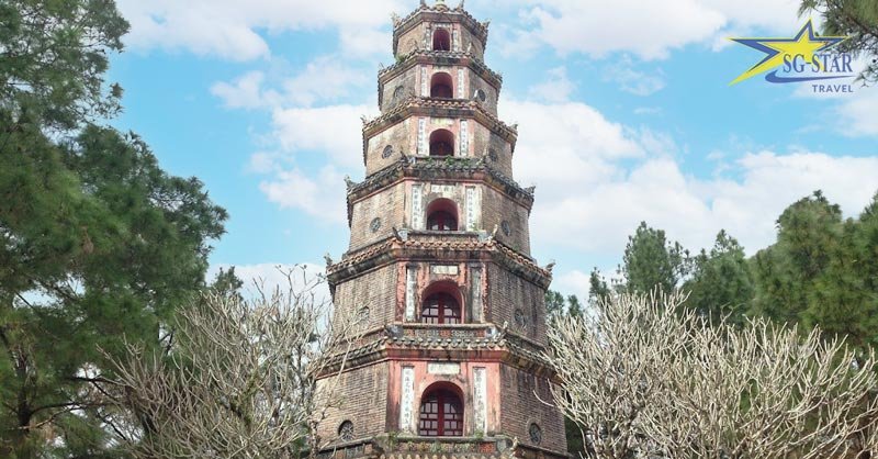 Tháp Phước Duyên ở chùa Thiên Mụ