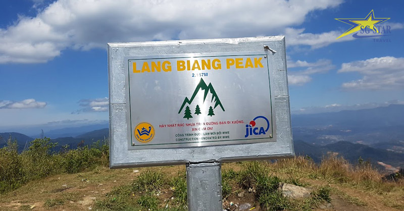 Check-in ở đỉnh núi Lang Biang