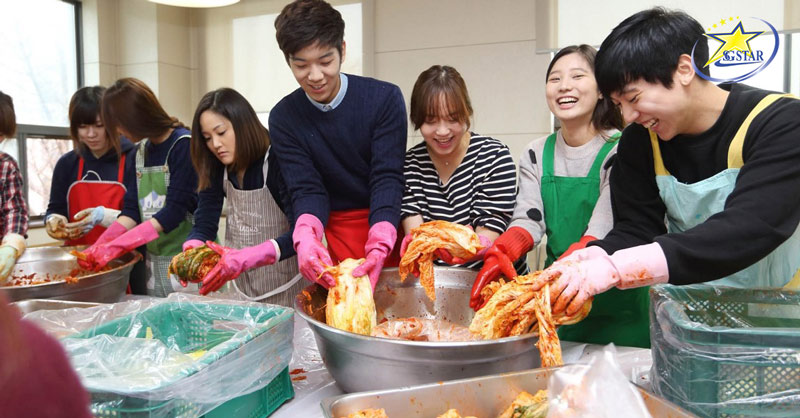 Trải nghiệm làm kimchi và khám phá văn hóa Hàn Quốc