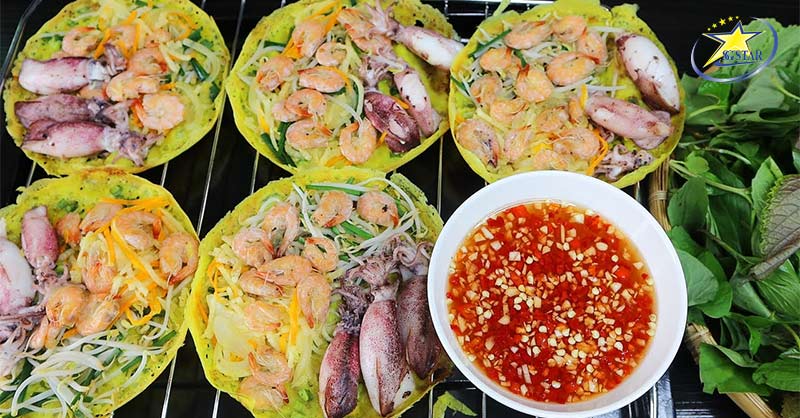 Bánh xèo tôm mực Nha Trang