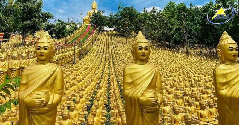 Chiêm ngưỡng những bức tượng điêu khắc bằng vàng tinh xảo ở chùa Pukiri 