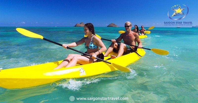 Chèo thuyền kayak tại Co co Beach 