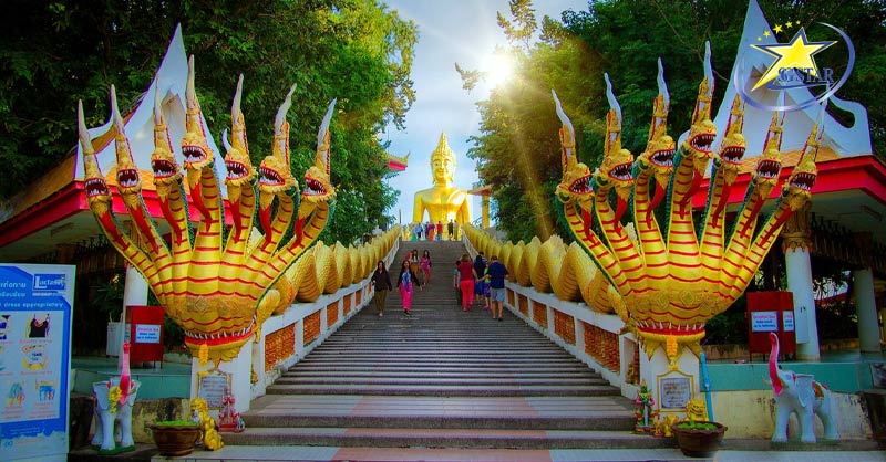 Chiêm bái tại Chùa Phật Lớn - Wat Phra Yai