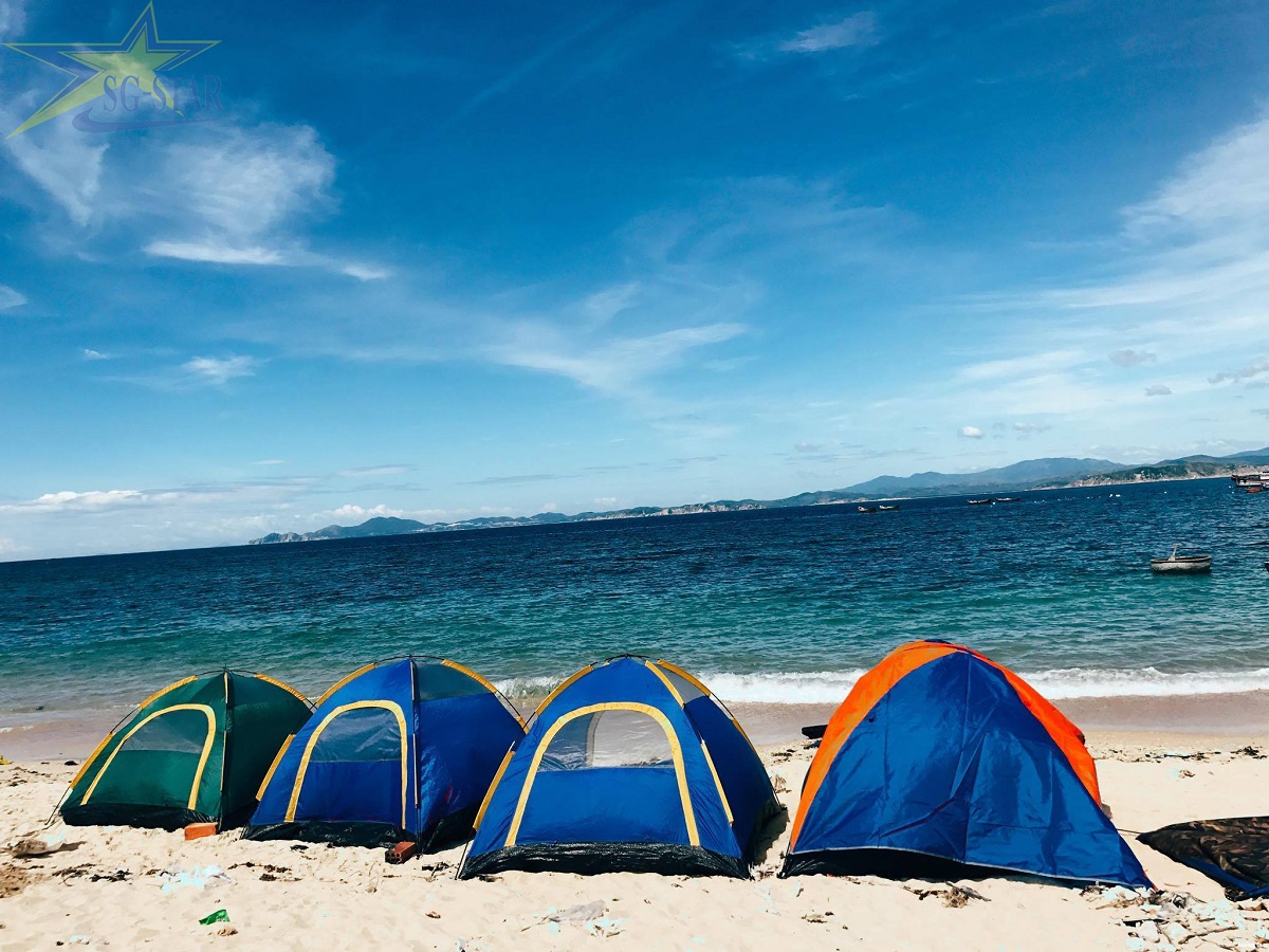Cắm trại trên biển đón bình minh