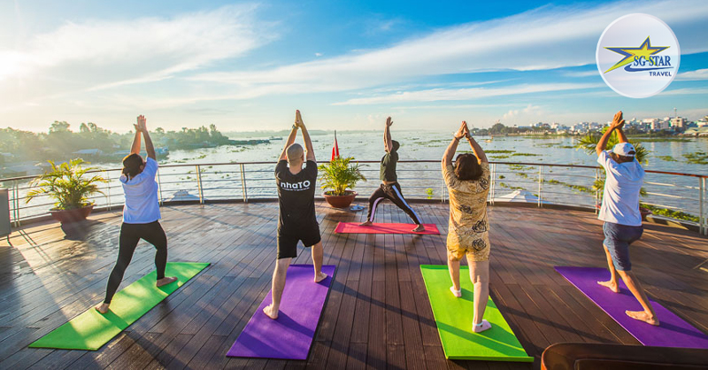 Tập luyện Yoga - Tour Du lịch Du thuyền Mekong 3 Ngày 2 Đêm