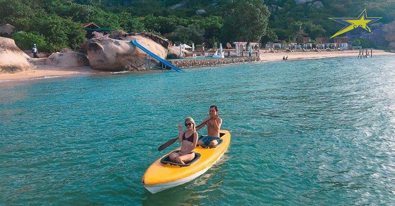Chèo thuyền kayak ở kdl Sao Biển 