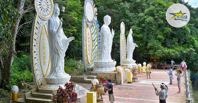 Tam Thế Phật tại KDL Núi Tà Cú - Tour Du Lịch Phan Thiết Mũi Né 2 Ngày 1 Đêm