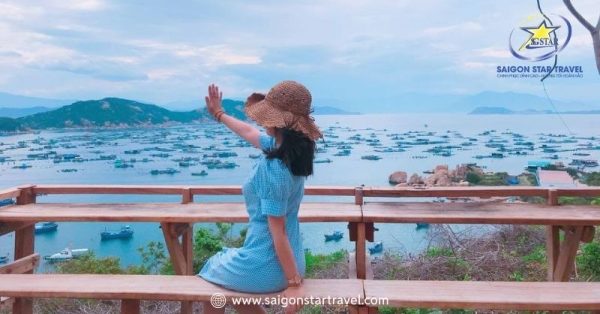 Thưởng thức cafe ngắm view biển | Tour Bình Ba 2N1Đ Lễ 30/4