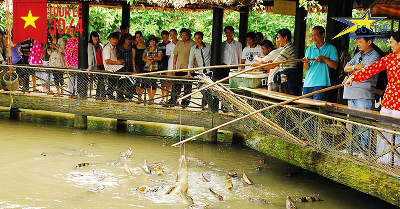 Thử sức câu cá sấu tại Làng Du lịch Mỹ Khánh