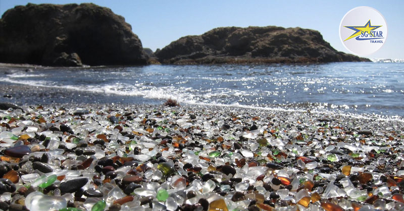 Bãi biển thuỷ tinh được hình thành từ một bãi rác thải trong thời kỳ Liên Xô bãi biển thủy tinh