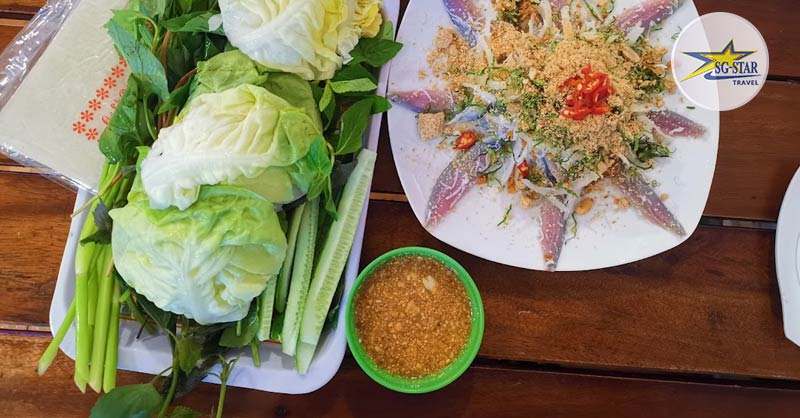 Món gỏi cá tại Quán Việt - Phú Quốc 
