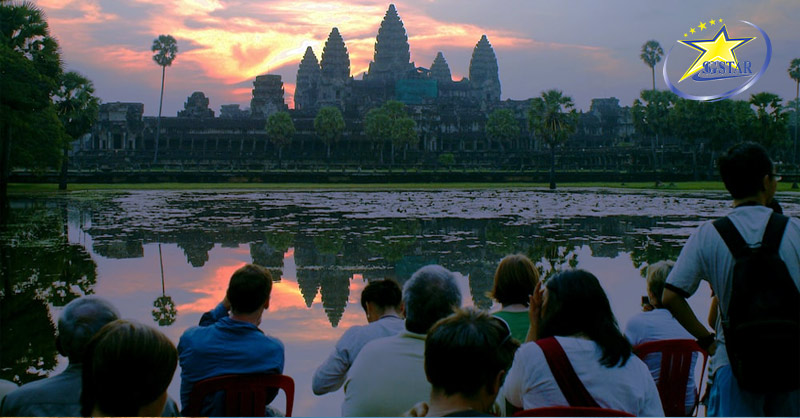 Ngắm bình minh tuyệt đẹp tại đền Angkor Wat