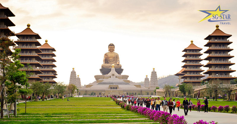 Cuốn hút với vẻ đẹp của Phật Quang Sơn Tự nơi có tượng Phật đồng cao nhất thế giới 