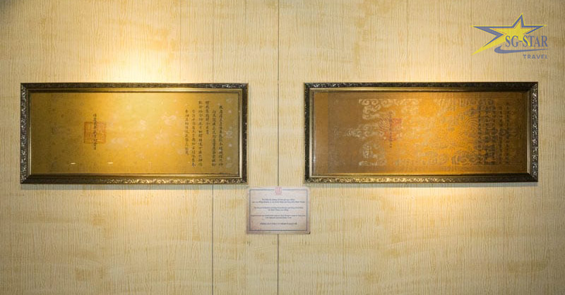 Bản gốc 2 tấm  sắc phong do vua Đồng Khánh và vua Khải Định ban tặng cho làng biển Bình Thuận