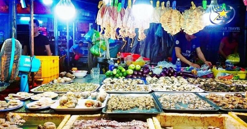 Chợ Phan Thiết về đêm