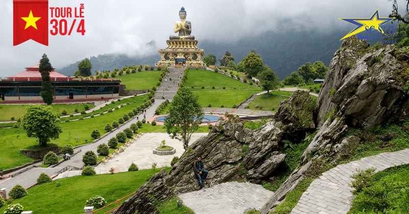 Ghé thăm Vườn tượng phật Buddha Park đầy tôn nghiêm và linh thiên tại Lào