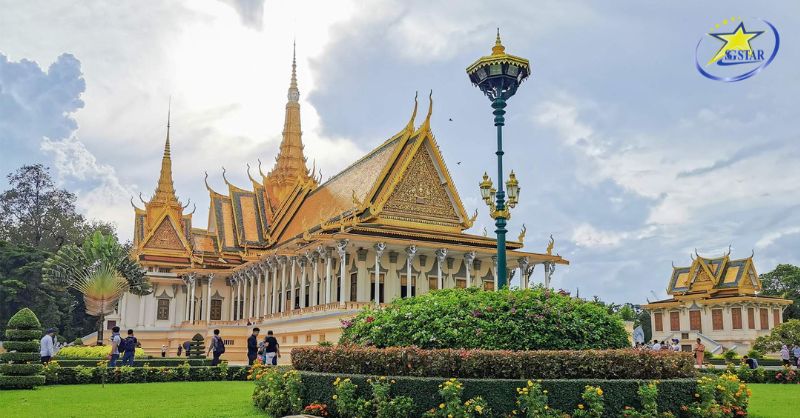 Tham quan cung điện hoàng gia Campuchia- Tour du lịch Tết dương lịch Campuchia 3 ngày 2 đêm núi Tà Lơn