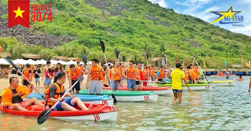 Trải nghiệm đua thuyền kayak tại đảo Robinson