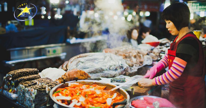 Trải nghiệm ăn uống ở chợ Myeongdong Hàn Quốc