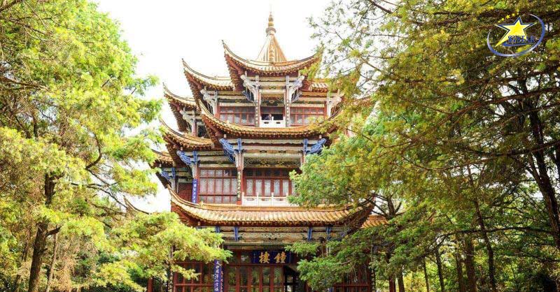 Cung Điện vàng – là một trong bốn cung điện bằng đồng lớn nhất Trung Quốc. 