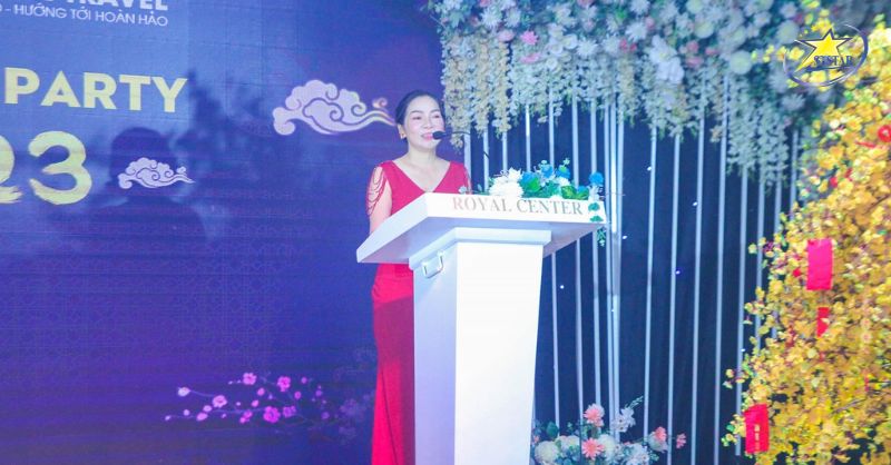 Tổng giám đốc - Bà Lê Thị Thanh Thủy phát biểu khai tiệc