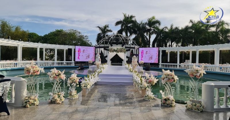 Không gian tiệc cưới lãng mạn ngoài trời ở khu du lịch Huỳnh Kha