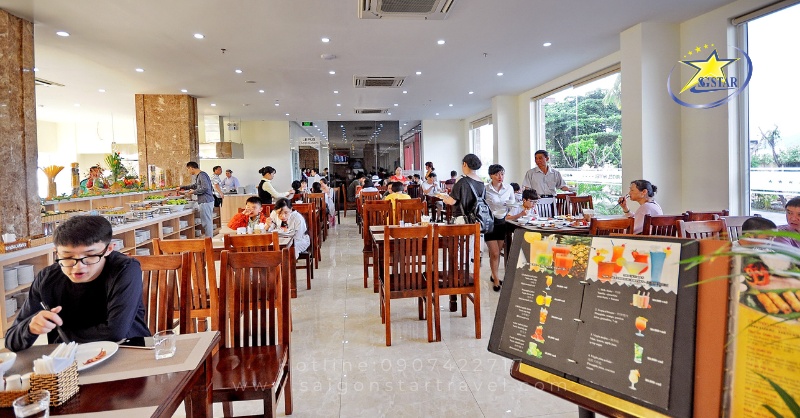 Khách sạn Rigel Nha Trang - không gian phòng ăn buffet sáng