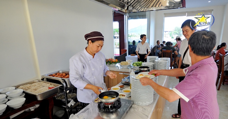 Khách sạn Rigel Nha Trang - không gian phòng ăn buffet sáng ảnh 4