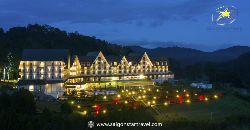 Swiss Belresort Tuyền Lâm - Bể Bơi vô cực