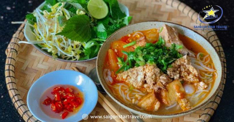 Bún riêu dì Cảnh Đà Lạt siêu hấp dẫn