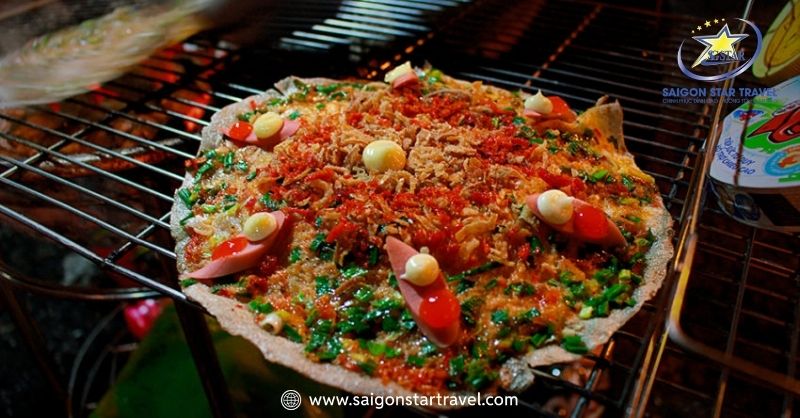 Bánh Tráng Nướng Đà Lạt - "Pizza Việt Nam" Giòn Rụm