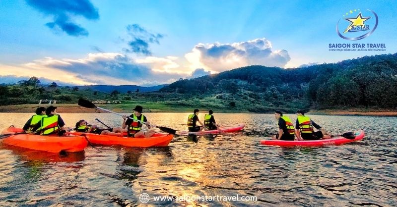 Chèo thuyền Kayak Hồ Tuyền Lâm ngắm vẻ đẹp ngoại mục của sông nước Đà Lạt