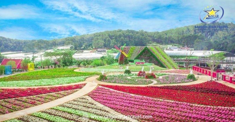 Cối Xay Gió Và Ngôi Nhà Hoa mang phong cách đồng quê châu Âu