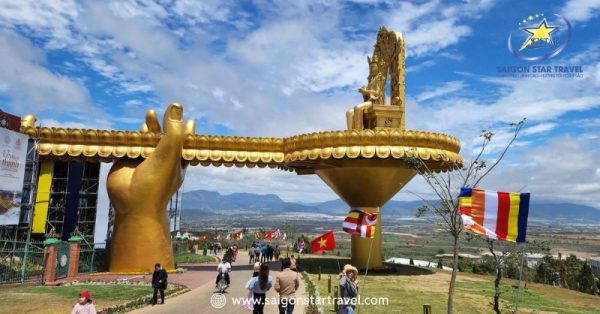 Đại Bảo Tháp Kinh Luân - Tour du lịch Đà Lạt 3 ngày 2 đêm