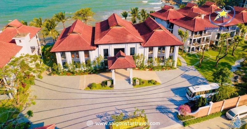 Royal Hotel & Healthcare Resort là một trong những Resort Quy Nhơn đẹp có vị trí sát biển