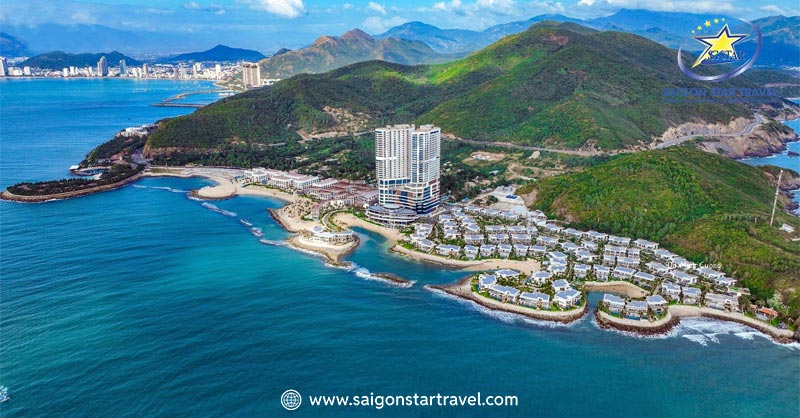 Góc nhìn trên cao của vịnh Nha Trang trong tour 3 đảo Nha Trang 1 ngày